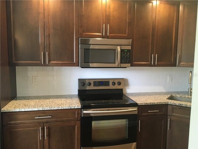 Building Photo - 3590 Whispering Oaks Ln