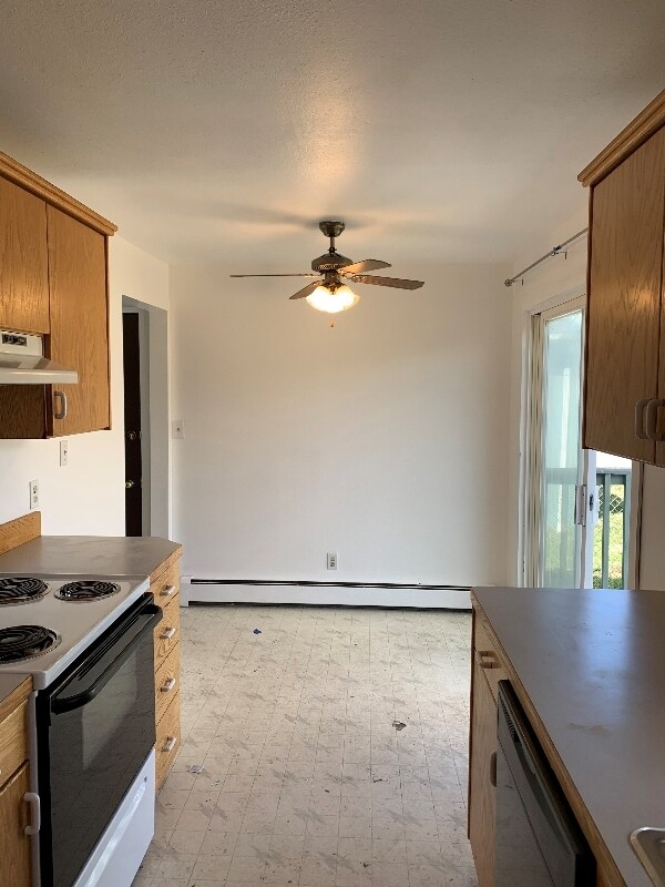 Building Photo - 413 3rd Ave W