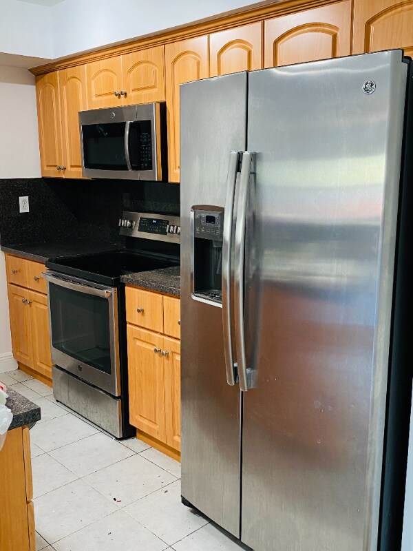 Foto del edificio - 421 NW 107th St