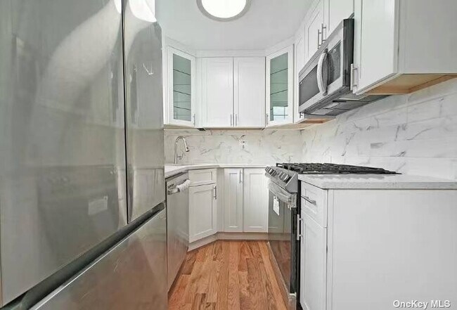 Foto del edificio - 137-42 68th Dr