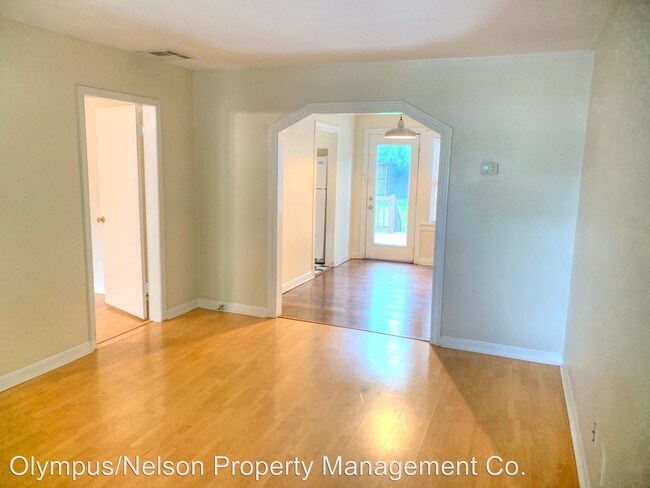 Building Photo - 3 br, 1 bath Apartment - 434 Heights Blvd.