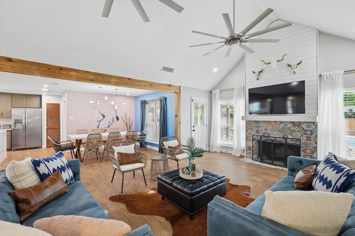 Foto principal - 6333 Tosca Dr