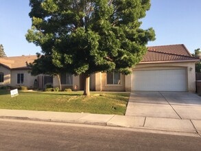 Building Photo - 11411 Equinox Ave