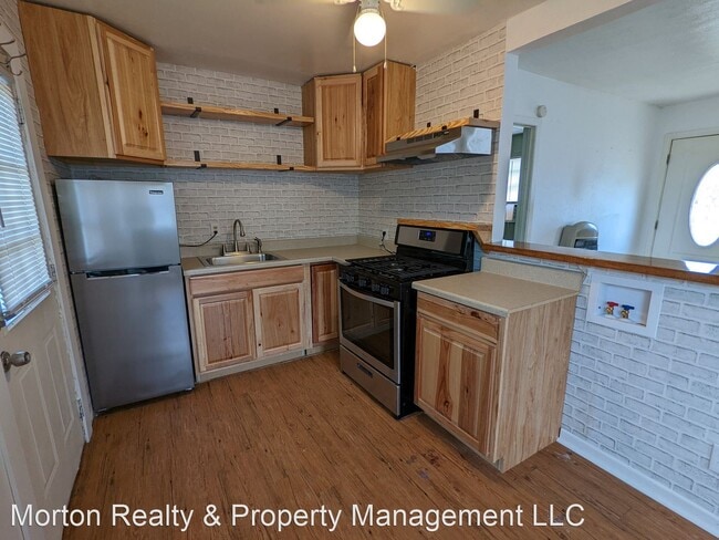 Building Photo - 1 br, 1 bath House - 801 Mercedes Dr.