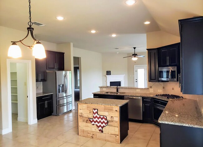 Foto del edificio - 561 Butterfly Blvd