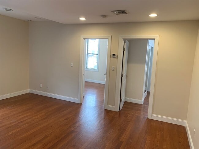 Foto del edificio - 422 Monroe St