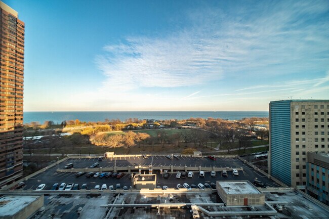Foto del edificio - 2912 N Commonwealth Ave