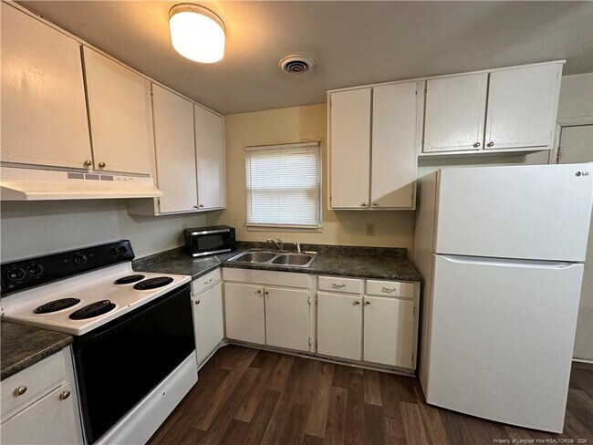 Foto del edificio - 613 Kellam Cir