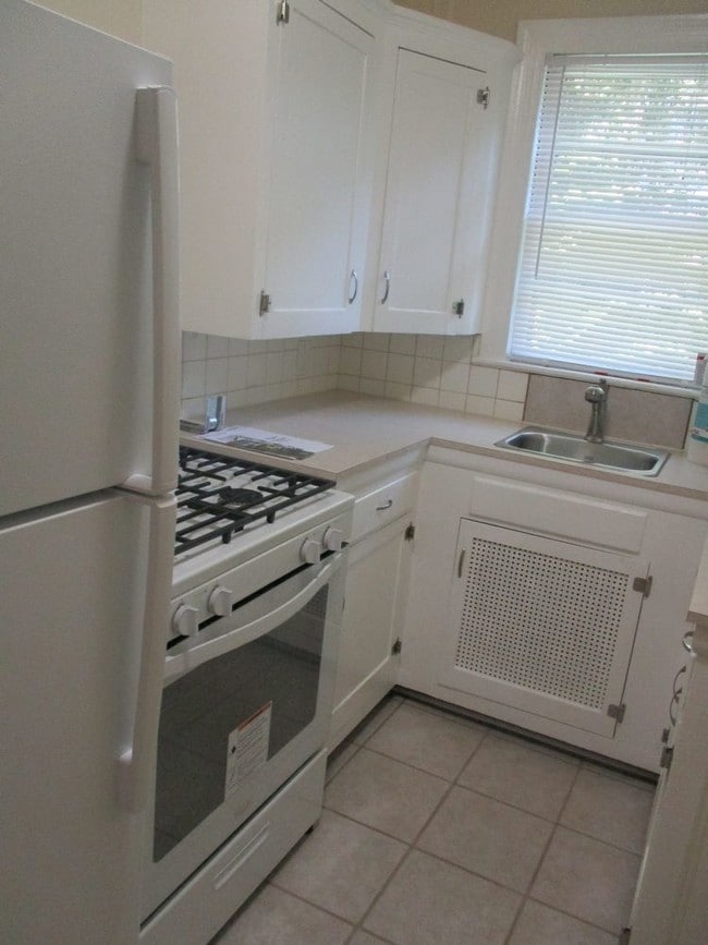 Foto del edificio - Historic Duckpond Area PENDING LEASE