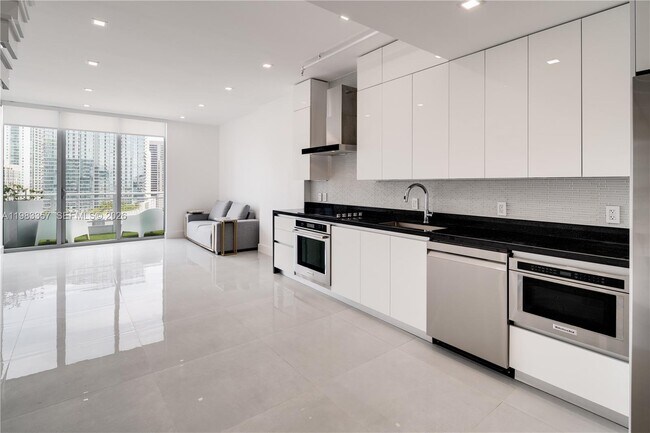 Building Photo - 690 SW 1st Ct