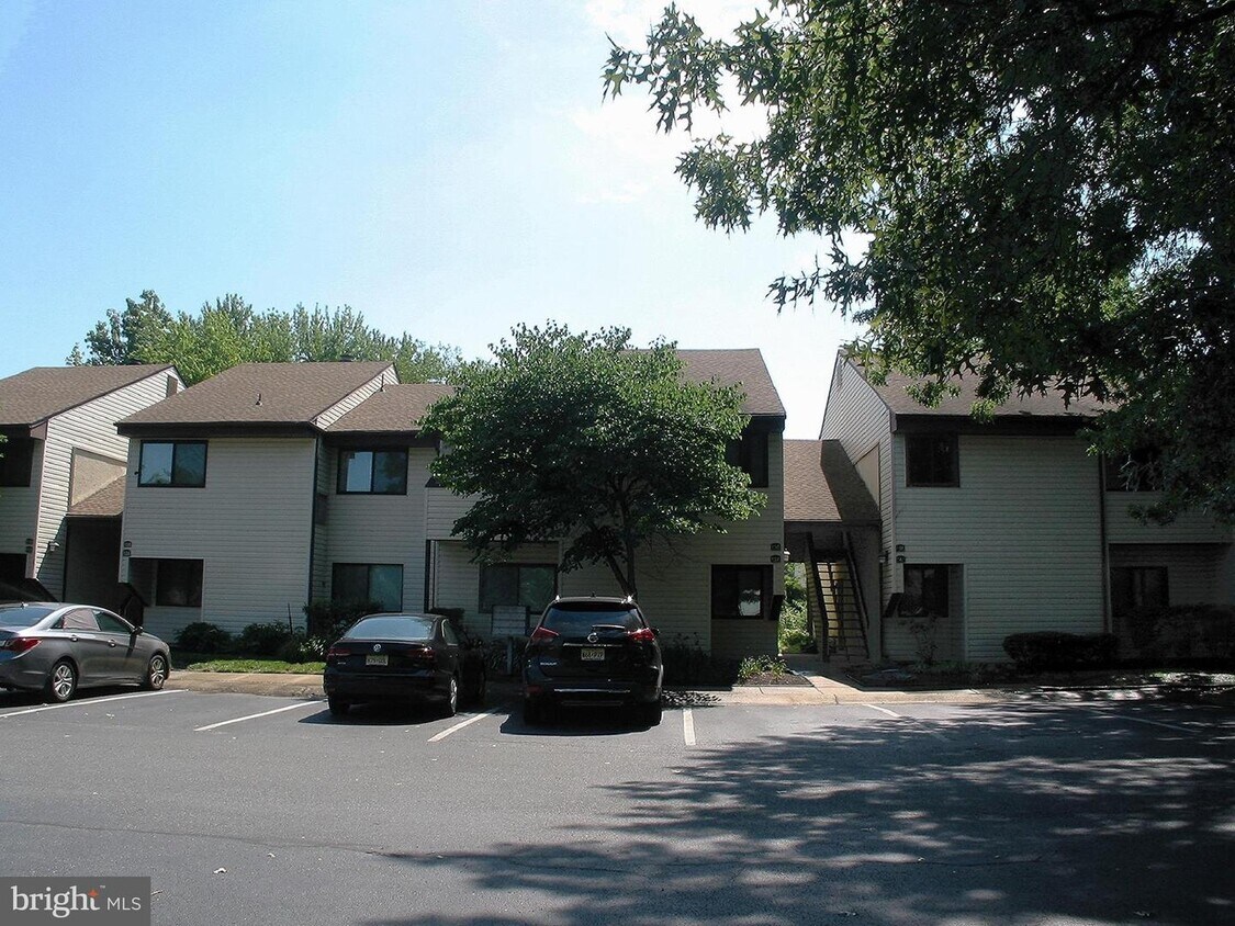 13B E Daisy Ln Unit B, Mount Laurel Township, NJ 08054 Room for Rent