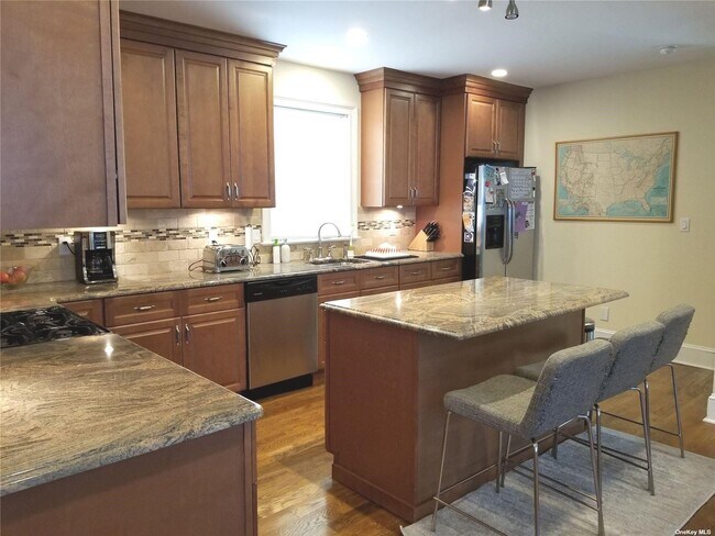 Foto del edificio - 471 Webster Ave
