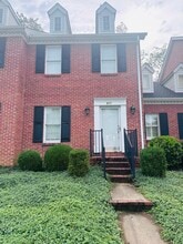 817 Wayne Ave NE