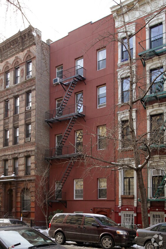 Primary Photo - 60 E 7th St