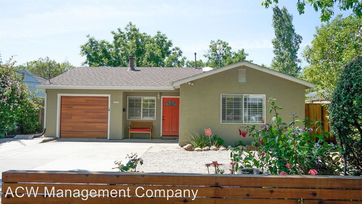 Foto principal - 3 br, 2 bath House - 1321 Carlton Ave