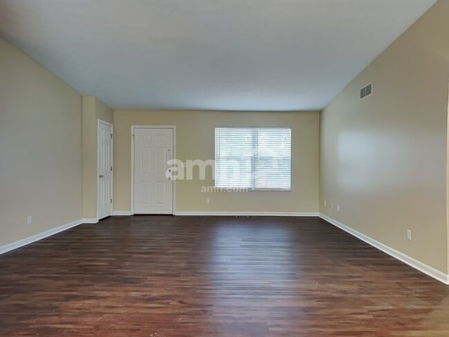 Foto del edificio - 410 Morning Sun Dr