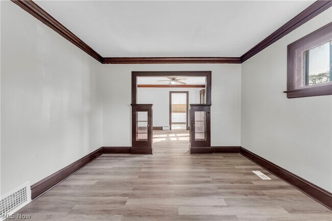 Foto del edificio - 12812 Parkhill Ave