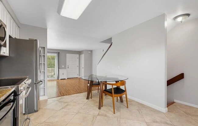 Building Photo - Beautifully Maintained Rental Unit Available