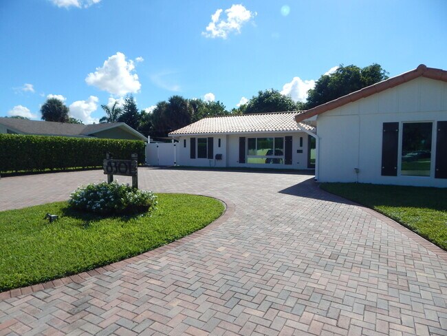 Foto del edificio - 8301 Wilton Dr