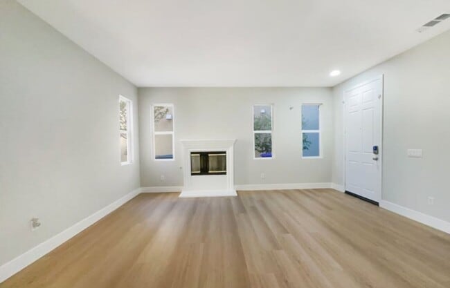 Building Photo - 24130 Tango Dr