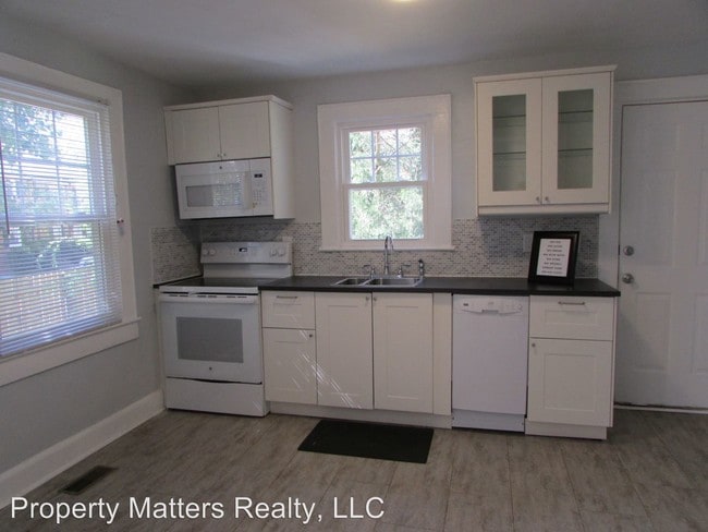 Building Photo - 2 br, 1 bath House - 722 East Maple Avenue