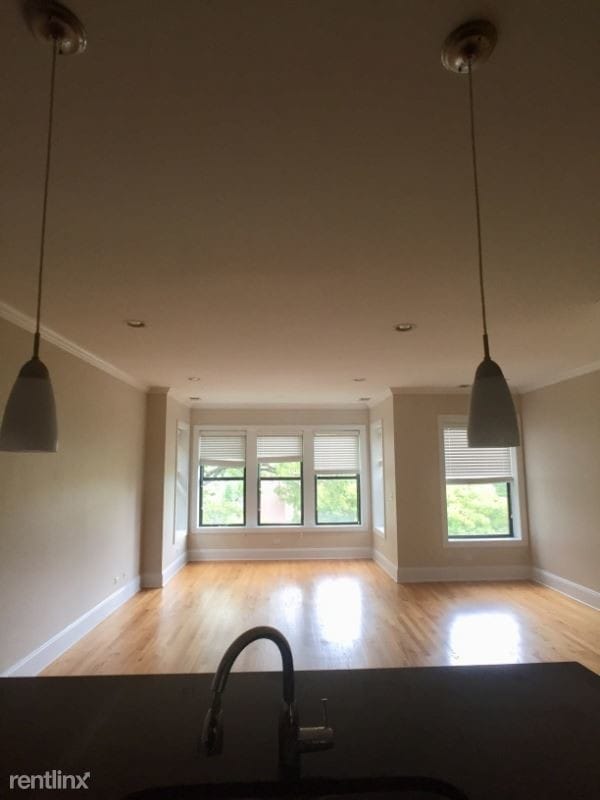 Building Photo - 2 br, 2 bath Apartment - 906 Reba Pl 3 Unit 3