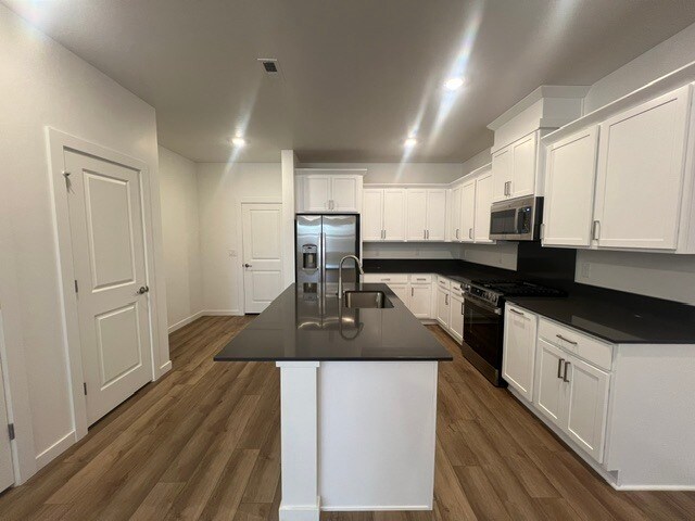 Building Photo - Brand New 3 BR / 2.5 BA Luxury Townhome in Eagle – Skyview Community
