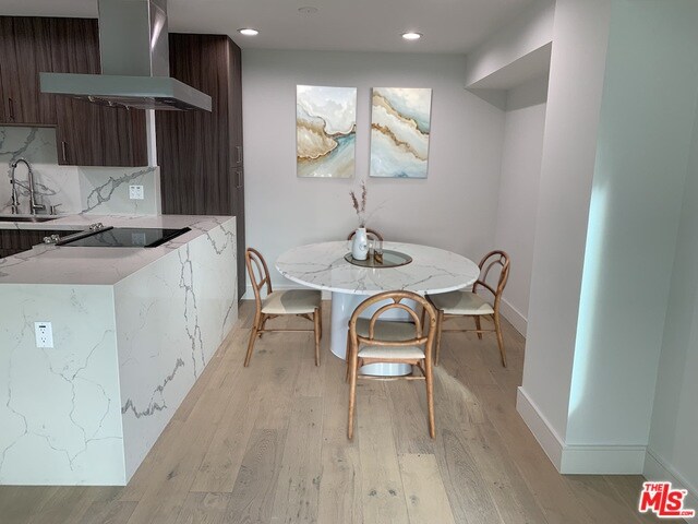 Foto del edificio - 1155 N La Cienega Blvd