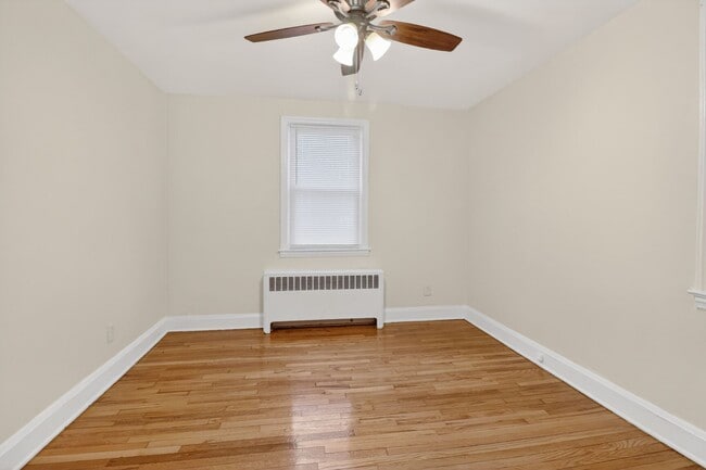 Foto del edificio - 6133 Parkway Dr