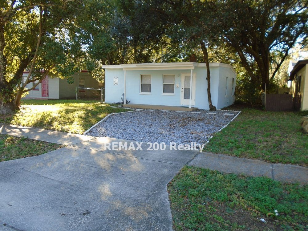 Primary Photo - CUTE COTTAGE IN CASSELBERRY