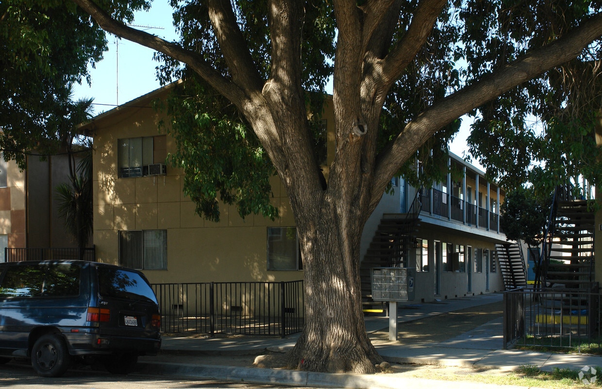 Primary Photo - 1275 Plum St