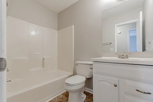 Foto del edificio - 141 Windmill Orchard Rd