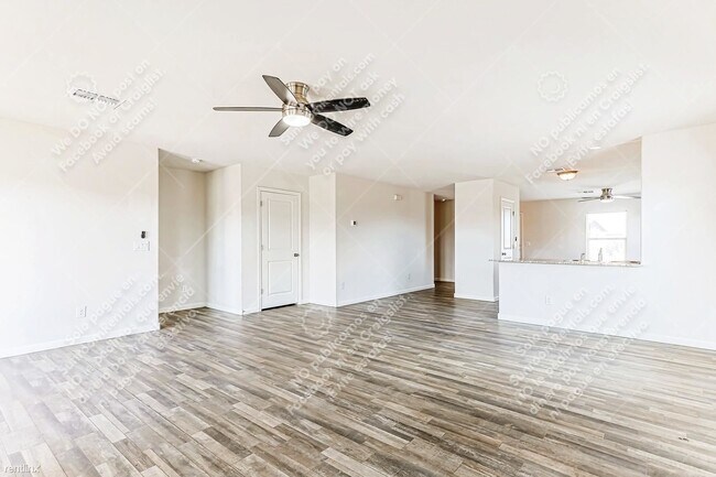 Foto del edificio - 3 br, 2 bath House - 805 Silvercreek Ln