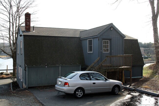 Building Photo - 204 Westbrook Rd