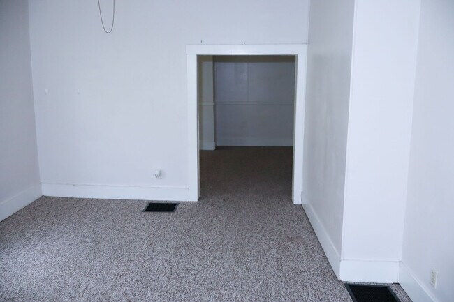Foto del edificio - 1020 W Kirkwood Ave