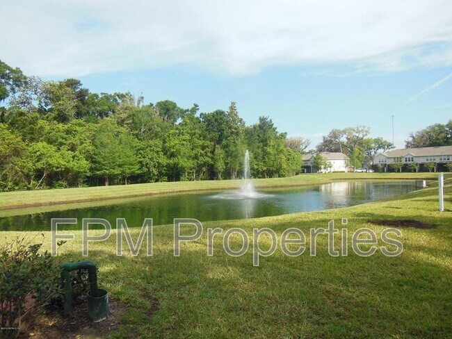 Foto del edificio - 3483 Lone Tree Ln