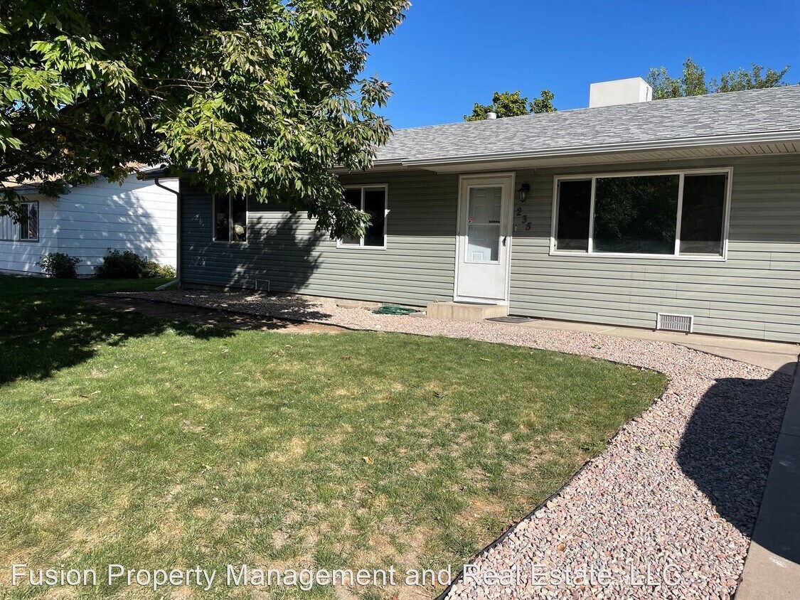 Primary Photo - 4 br, 1 bath House - 235 E Concord Drive