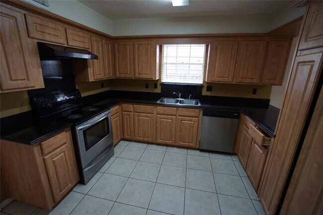 Foto del edificio - 7827 Candle Ln