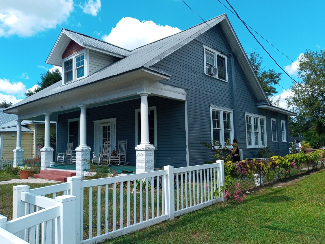 Primary Photo - 801 Mabbette St