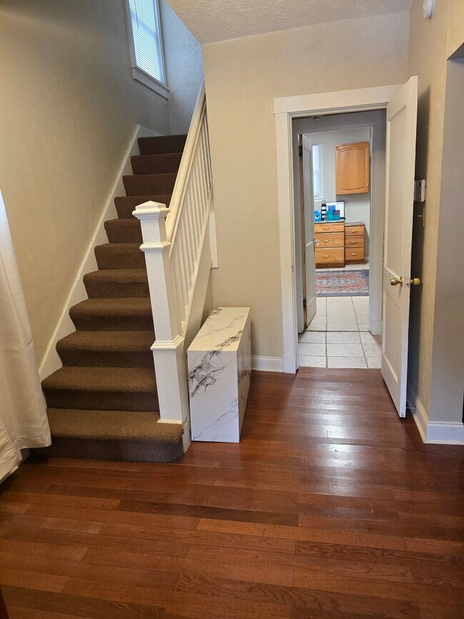 Building Photo - 6501 Deary St