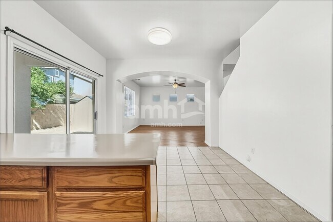 Foto del edificio - 4242 E Baylor Ln