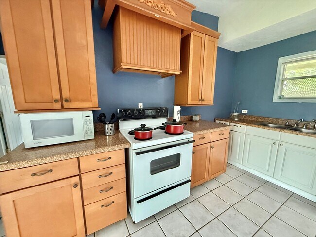 Foto del edificio - 2434 Shady Creek Ln