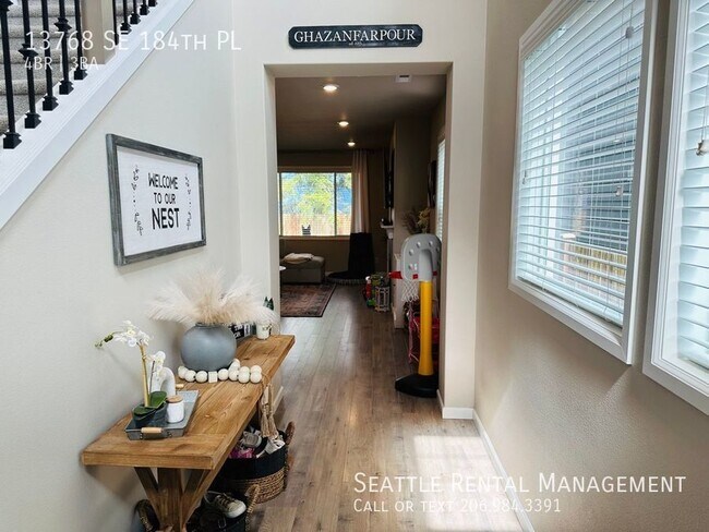 Building Photo - Renton - Updated 4 Bedroom / 2.5 Bath Home...