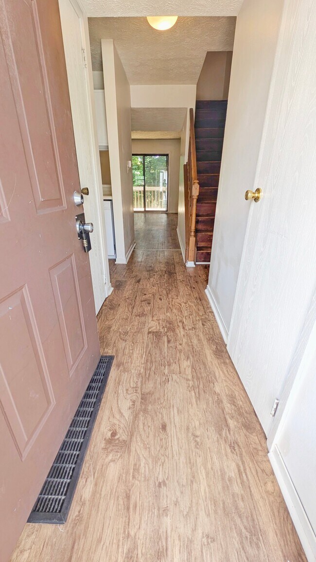 Foto del edificio - 503 E Graham Pl