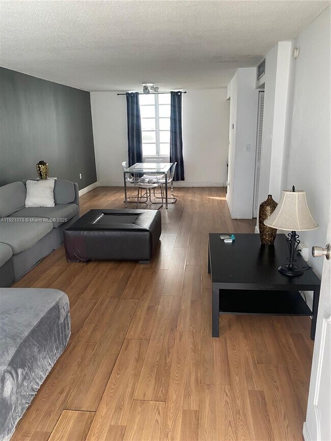 Foto del edificio - 1732 Meridian Ave