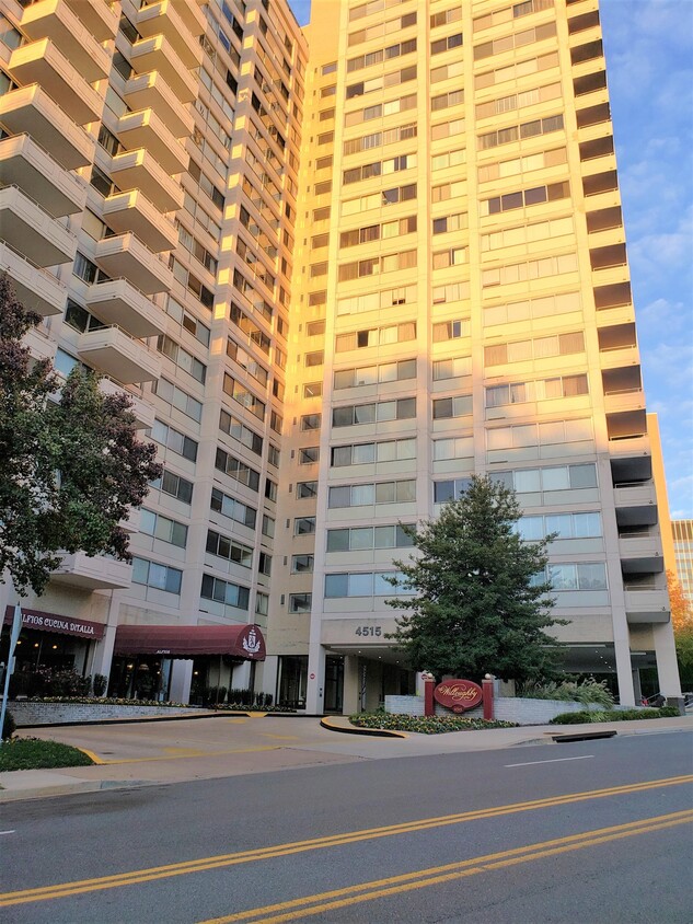 Primary Photo - 4515 Willard Ave