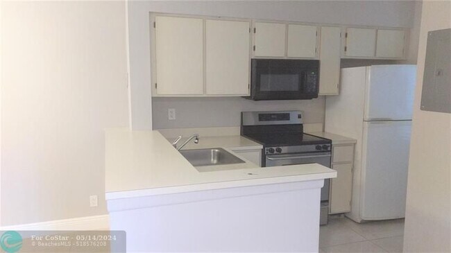 Foto del edificio - 2228 N Cypress Bend Dr