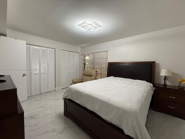 Foto del edificio - 9015 SW 125th Ave