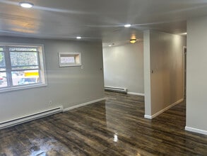 Building Photo - 207 Manatawny St