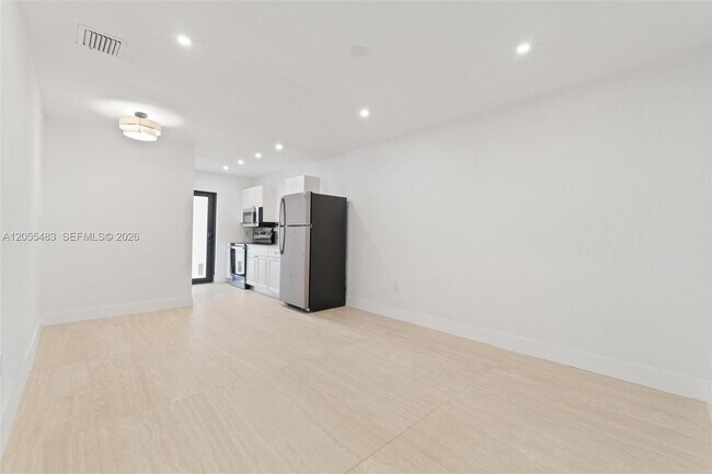 Foto del edificio - 2440 SW 3rd St